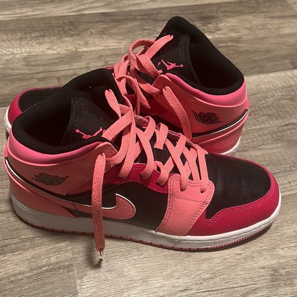 Size 7 Retros - Picture 2 of 5